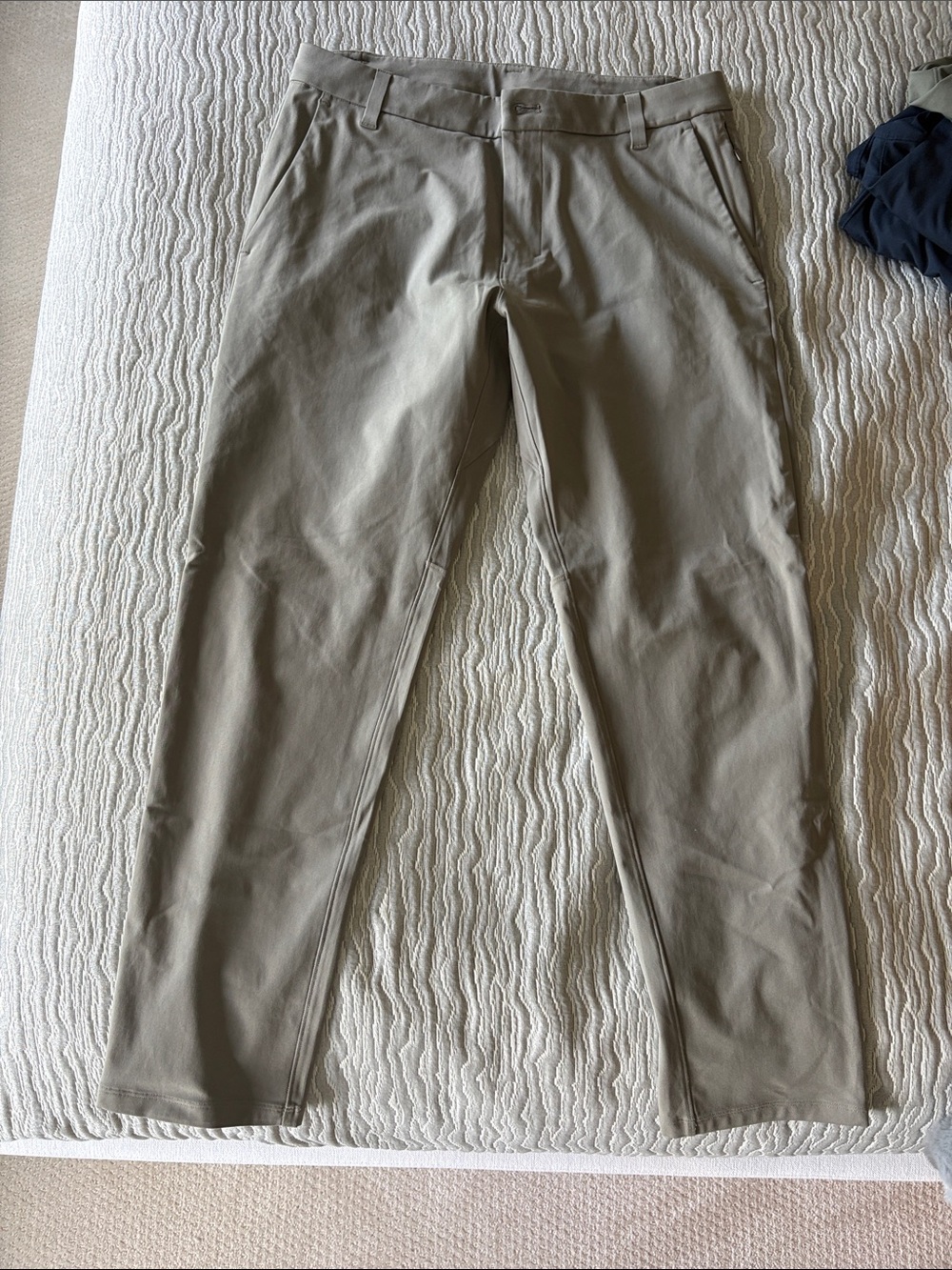 lululemon athletica Men's Chino Pants in Light Khaki